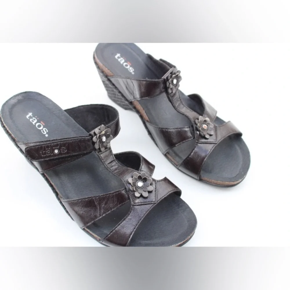 Taos wedge sandals